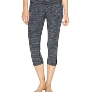 LUCY Hatha Women's Capri Leggings
